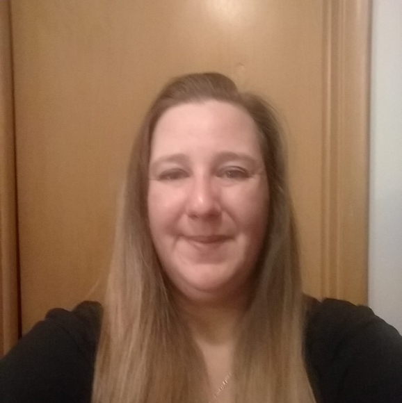 Profile Picture of Charity Pflepsen (@willowsorchid) on Poshmark