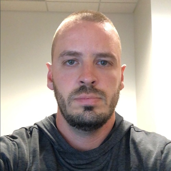 Profile Picture of Adam Hayworth (@adamh04) on Poshmark