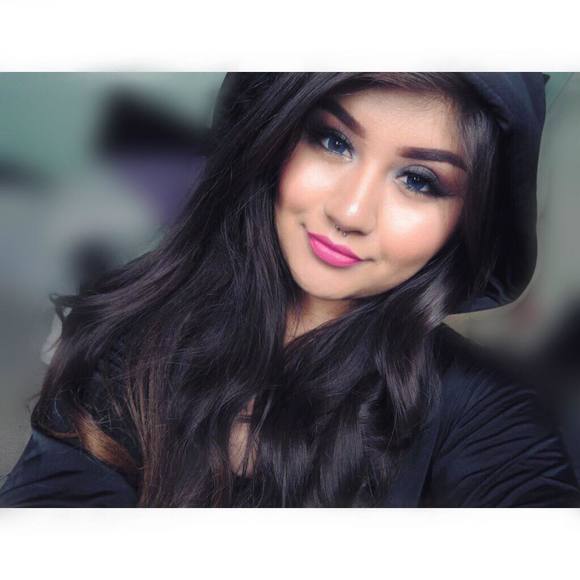 Profile Picture of Crystal Guerrero (@xrystalball) on Poshmark