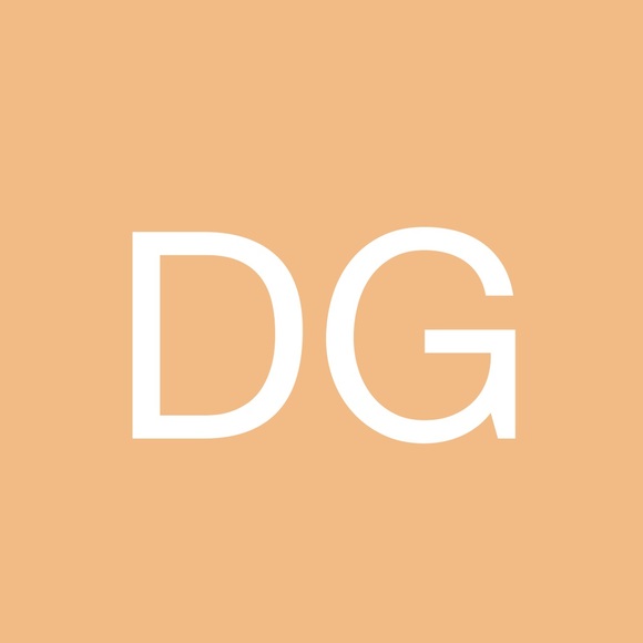 Profile Picture of Danielle Gasparini (@daniellegaspari) on Poshmark