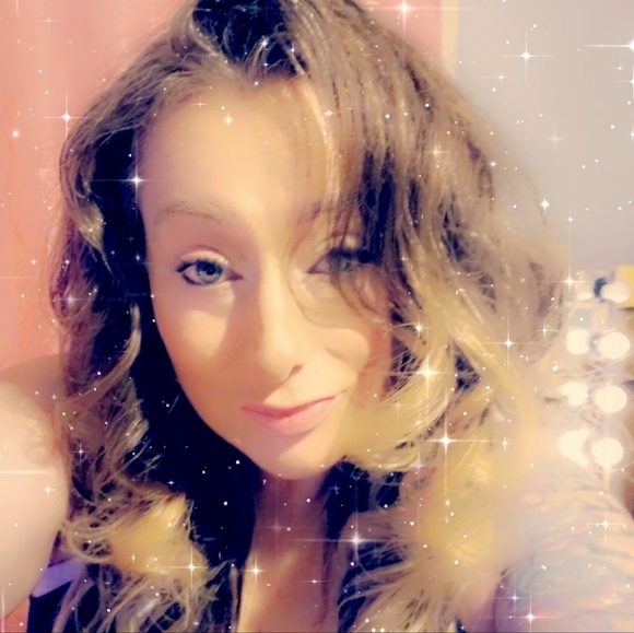 Shyla King - Poshmark Profile Picture of Shyla King (@kingshyla) on Poshmark