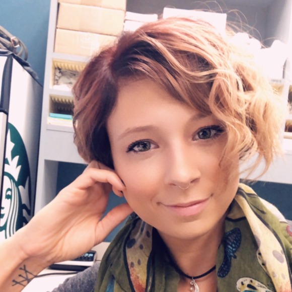 Profile Picture of Taryn Meyer (@tmeyer233) on Poshmark