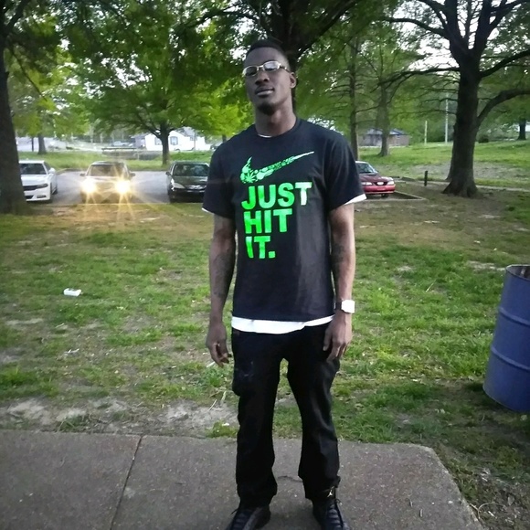 Profile Picture of Michael Farmer (@mfarm837) on Poshmark