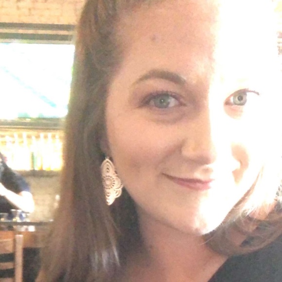 Profile Picture of Sarah Witt (@sawitt15) on Poshmark
