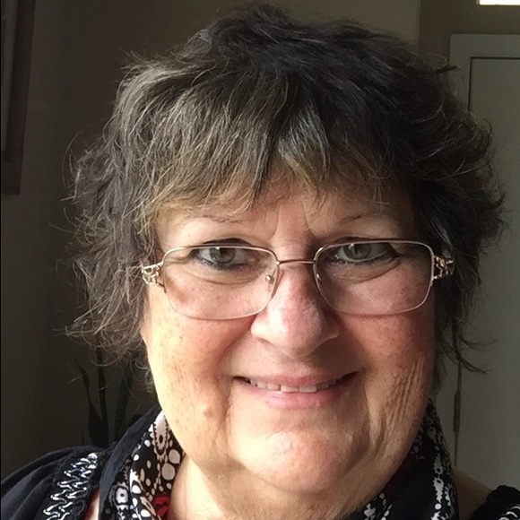 Profile Picture of Carol Augliera (@geenyus1947) on Poshmark