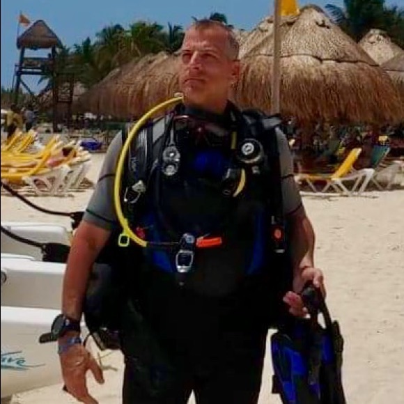 Profile Picture of Francois Simard (@buddy0007) on Poshmark