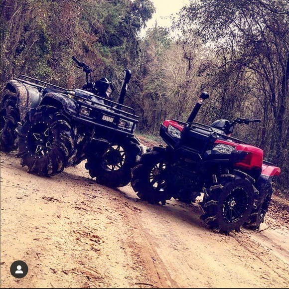 Profile Picture of Mario Alberto (@marioalberto277) on Poshmark