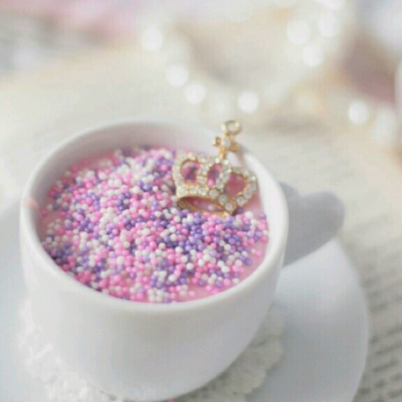 Profile Picture of Lauren Spomer (@laurenspomer) on Poshmark