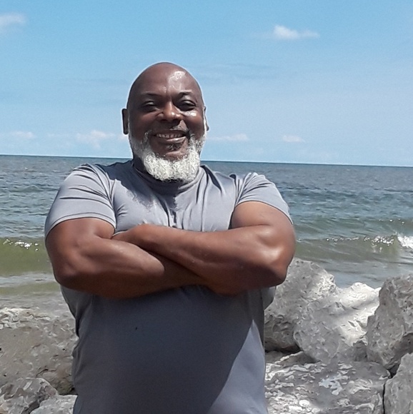 Profile Picture of Gilbert Davis (@deacondavis892) on Poshmark