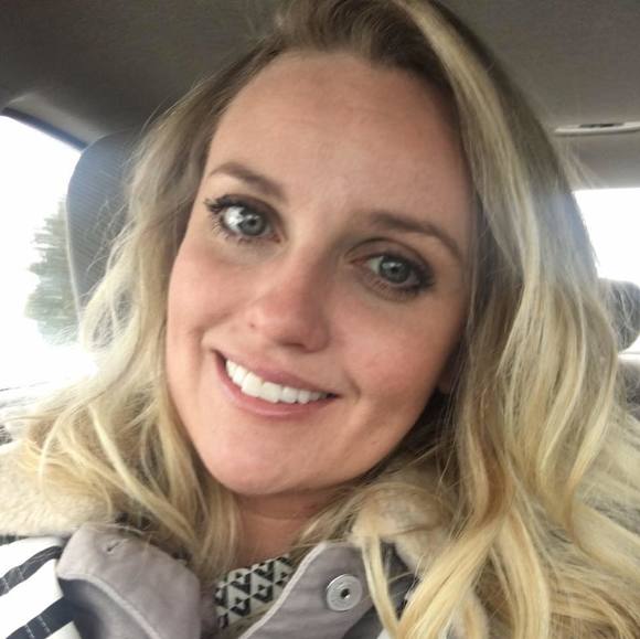 Profile Picture of Laura Keatley (@laurakeatley) on Poshmark