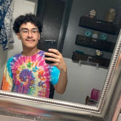 Profile Picture of Julian Garcia (@julian_g210) on Twitter