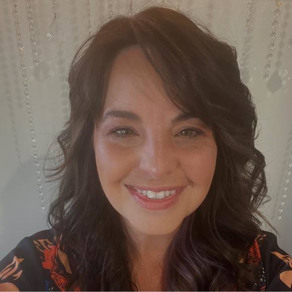 Profile Picture of Bobbie Lancaster (@bobbielancas968) on Poshmark