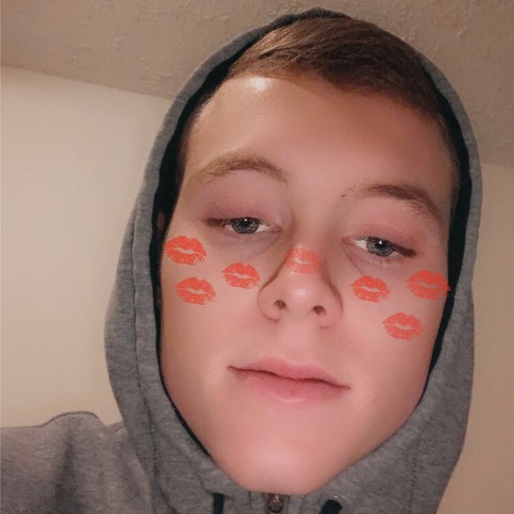 Profile Picture of Michael Conklin (@michaelconkl618) on Poshmark