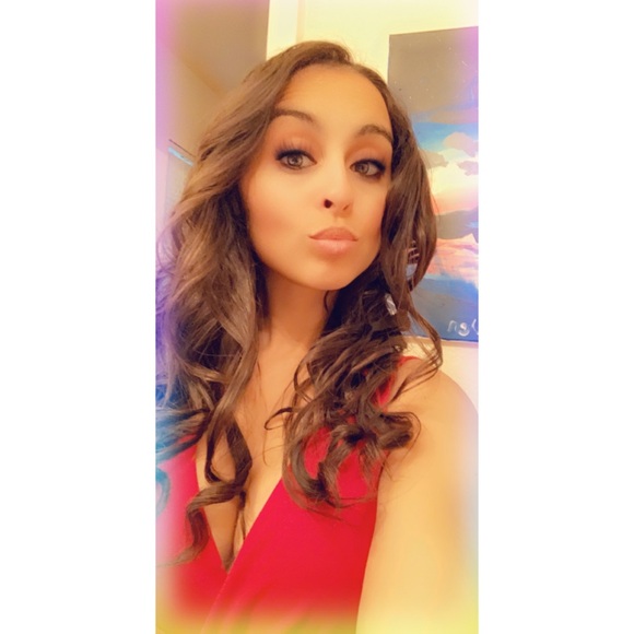 Profile Picture of Jennifer Rivera (@jennnma) on Poshmark