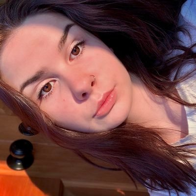 Profile Picture of Julia Boucher (@Juulz420) on Twitter