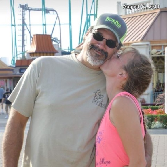 Profile Picture of Joe Steele (@wateele) on Poshmark