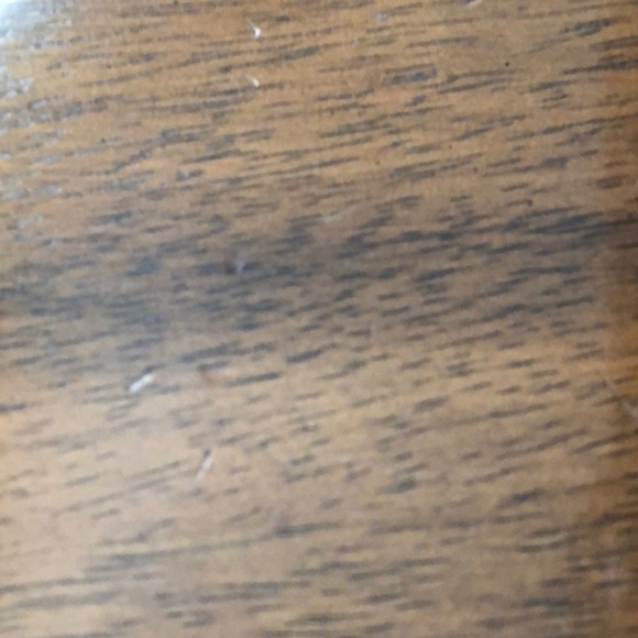 Profile Picture of Lisa Cahill (@lwuebbels) on Poshmark