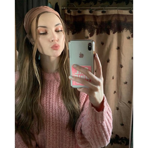 Profile Picture of Kylee Cochrane (@kyl3ee) on Poshmark