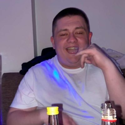 Profile Picture of Curry Slag (@ScottBadham95) on Twitter