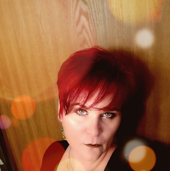 Profile Picture of Monica Schultz (@monicalotz) on Poshmark