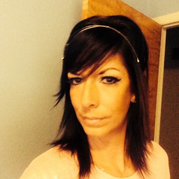 Profile Picture of Jamie Gorset (@jgorset) on Poshmark