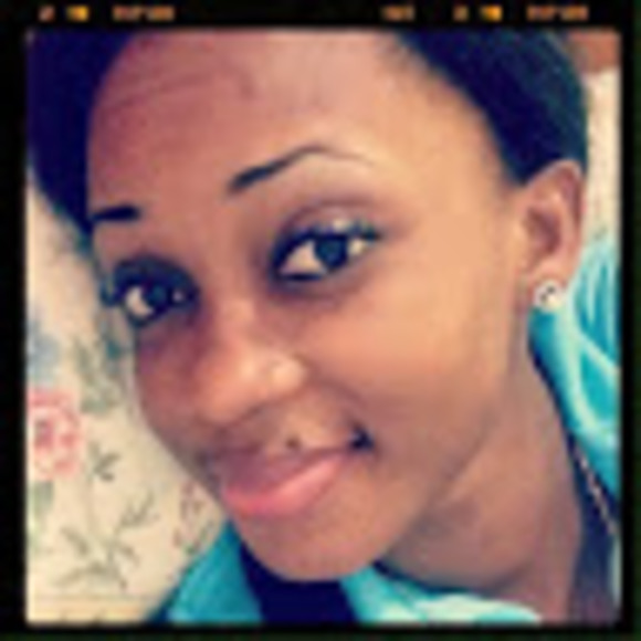 Profile Picture of Amara Ahidara (@amaraahidara) on Poshmark