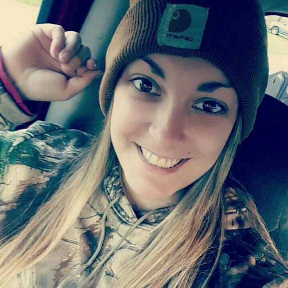 Profile Picture of Sam Gleba (@sam_gleba) on Poshmark