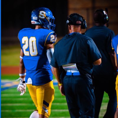 Profile Picture of Clarence Holley (@kobes_dad_20) on Twitter