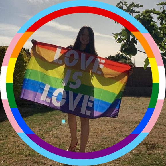 Profile Picture of Lorelei Pernick (@loreleipernick) on Poshmark