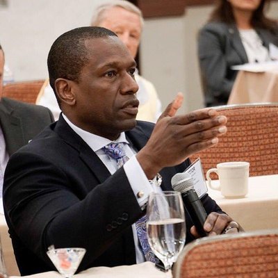 Profile Picture of Victor Armstrong (@1of2vics) on Twitter