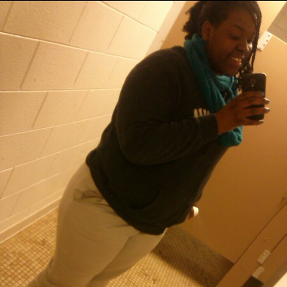 Profile Picture of Jakia Melton (@jakia_m) on Poshmark