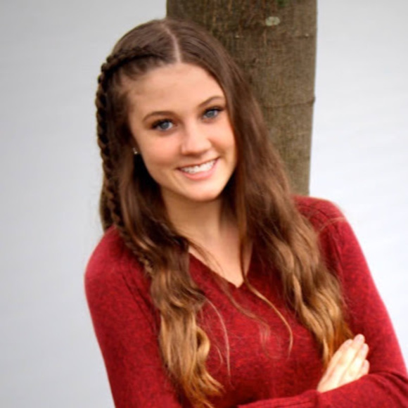 Profile Picture of Kylie Kline (@kyliekline920) on Poshmark