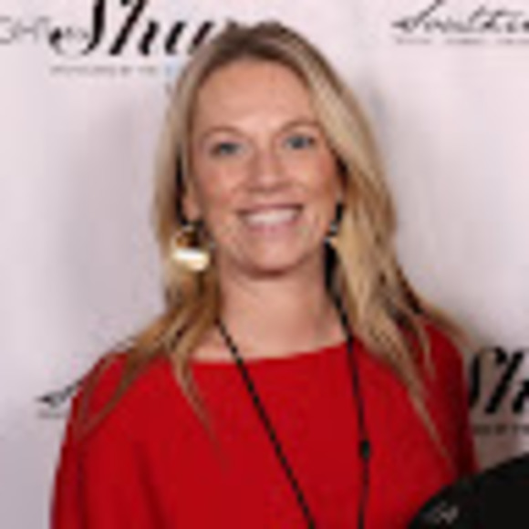 Profile Picture of Stacy Gildea (@stacygildea) on Poshmark
