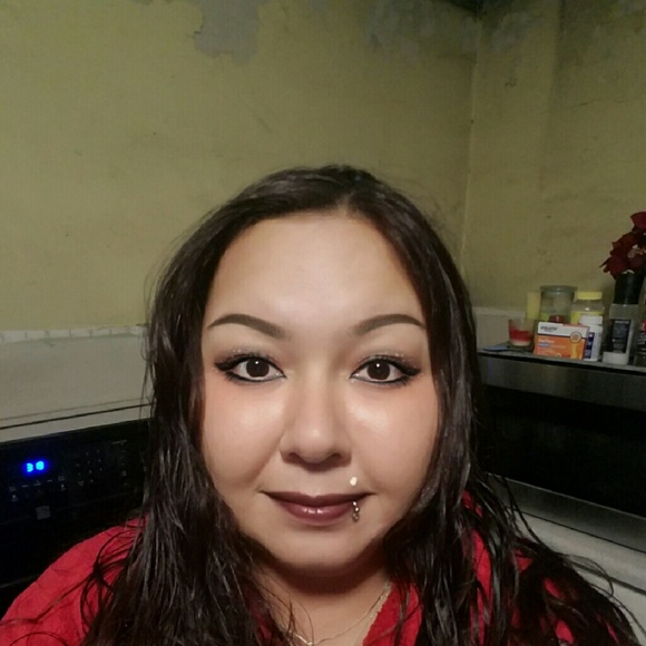 Profile Picture of Sabrina Stiltner (@smahunt79) on Poshmark