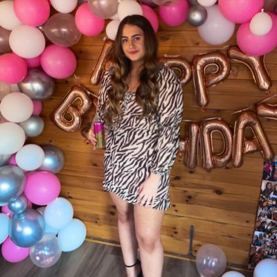 Profile Picture of Lara Grant (@_Lara_Grant_) on Twitter