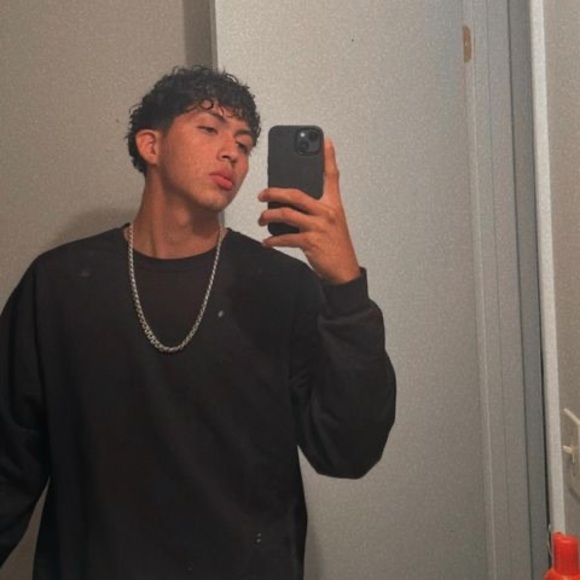 Profile Picture of Doc Doc (@docdoc331) on Poshmark