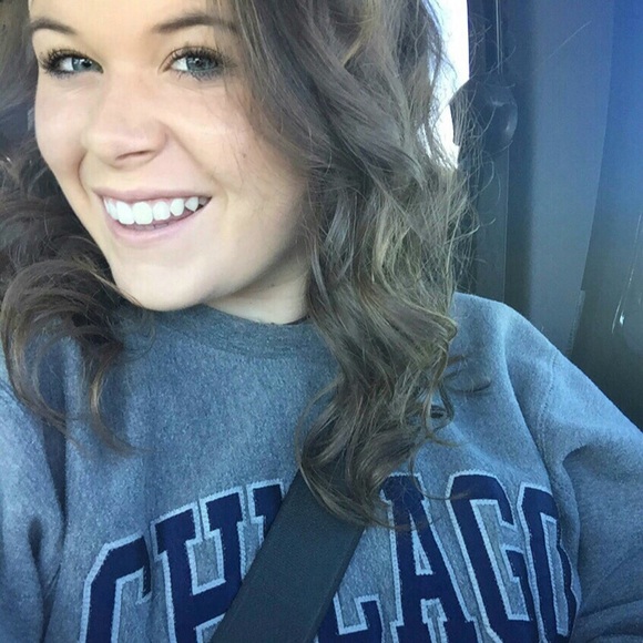 Profile Picture of Bailee Lessenberry (@baileelessnbery) on Poshmark