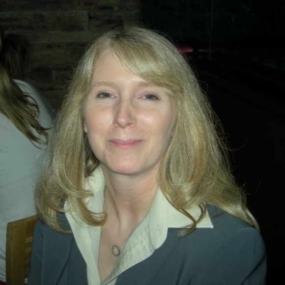 Profile Picture of Lois Peters (@loisweb) on Poshmark