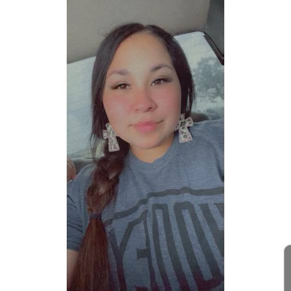 Profile Picture of Myah Lambardia (@myahlambardia) on Poshmark