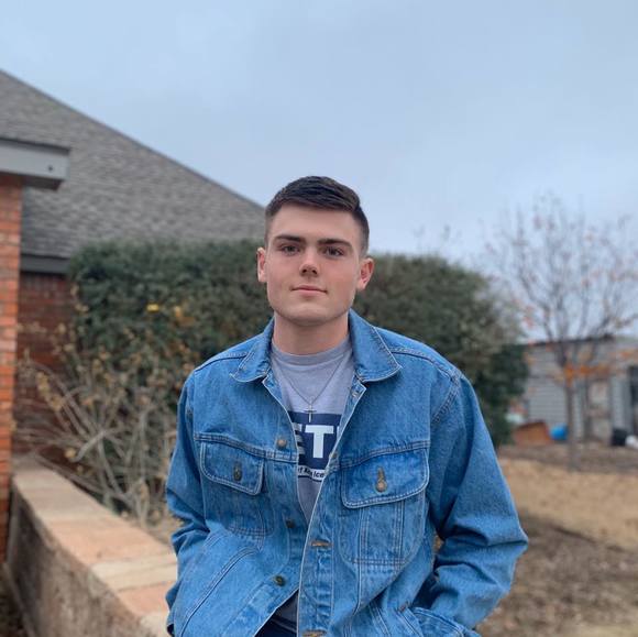 Profile Picture of Mitchell Watts (@mitchellwatts) on Poshmark