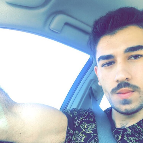 Profile Picture of Abdullah Abdullah (@abood122) on Poshmark