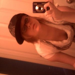 Profile Picture of Allison Beckham (@allisonlovesmmafighting) on Myspace