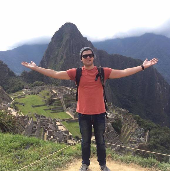 Profile Picture of Alexander Faveron (@faveron94) on Poshmark