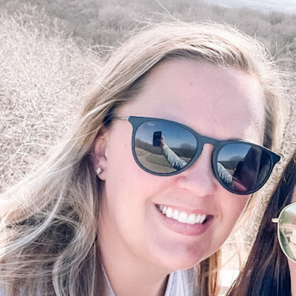 Profile Picture of Sara Mcgee (@sjm2354) on Poshmark