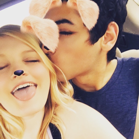 Profile Picture of Lexi Schleier (@lexiroselove23) on Poshmark