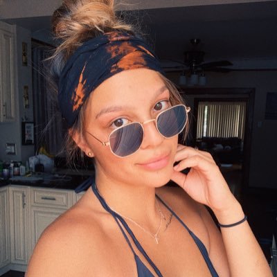 Profile Picture of Nina Coletta (@ninalynn991) on Twitter