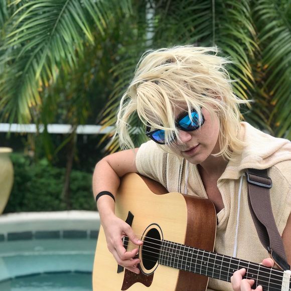 Amy Wilkinson - Poshmark Profile Picture of Amy Wilkinson (@whynotblaze2) on Poshmark