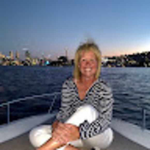 Profile Picture of Geannine Purpura (@grpurpura) on Poshmark