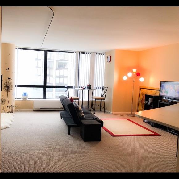 Profile Picture of Olubusola Joel-taiwo (@2olu) on Poshmark