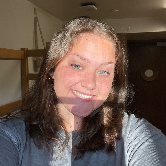 Profile Picture of Emily Prebil (@emilyp48) on Poshmark